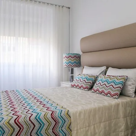 Апартаменти Sao Joao & Flats By Village *
